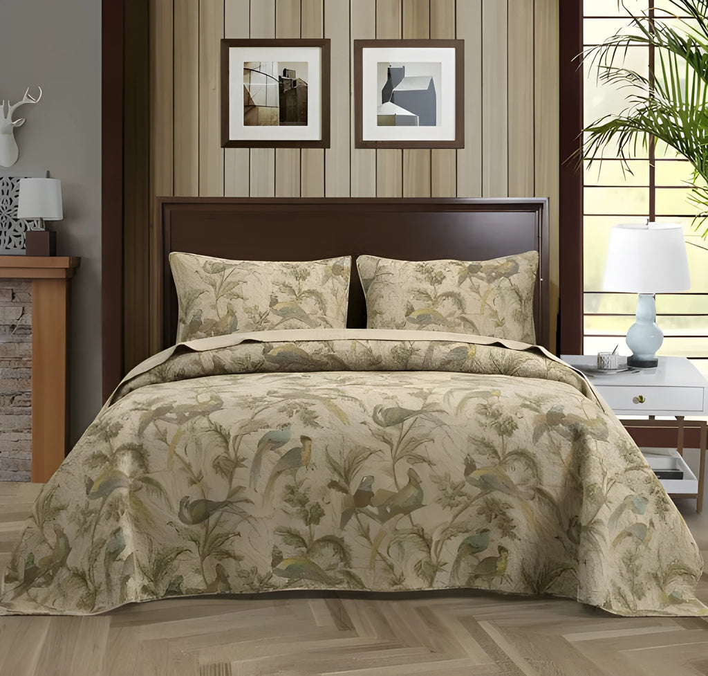 Blue cotton bedspread with American floral and bird pattern, quilted textile measuring 230x250 cm