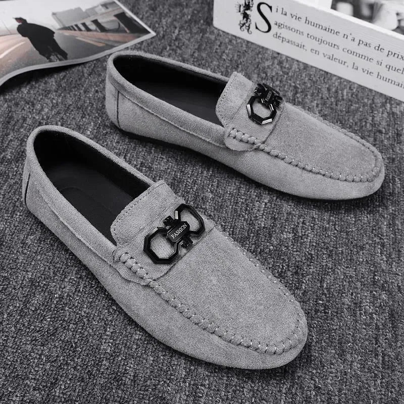 Men's black and grey suede casual shoes with a rubber sole, shown in sizes 39 to 44.