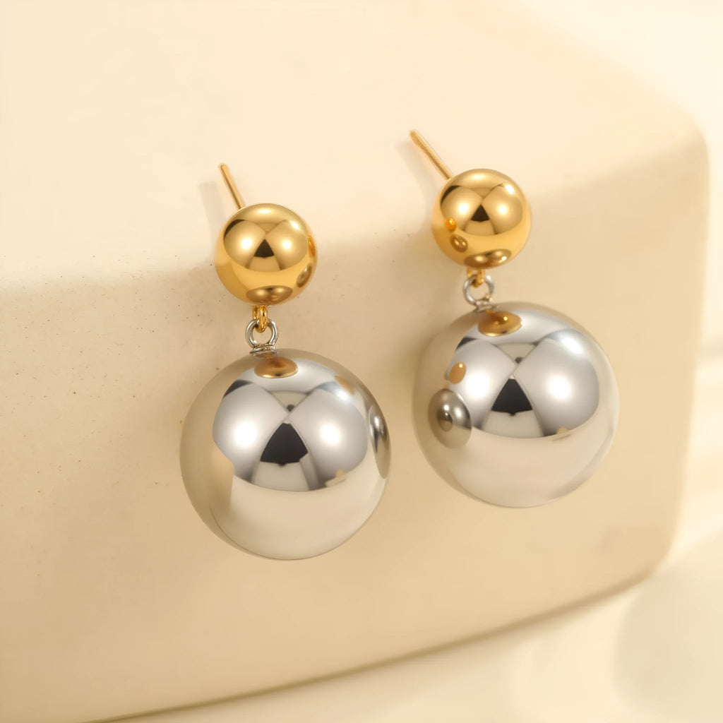 Geometric colour-block ear studs with round beads in stainless steel and 18K electroplating