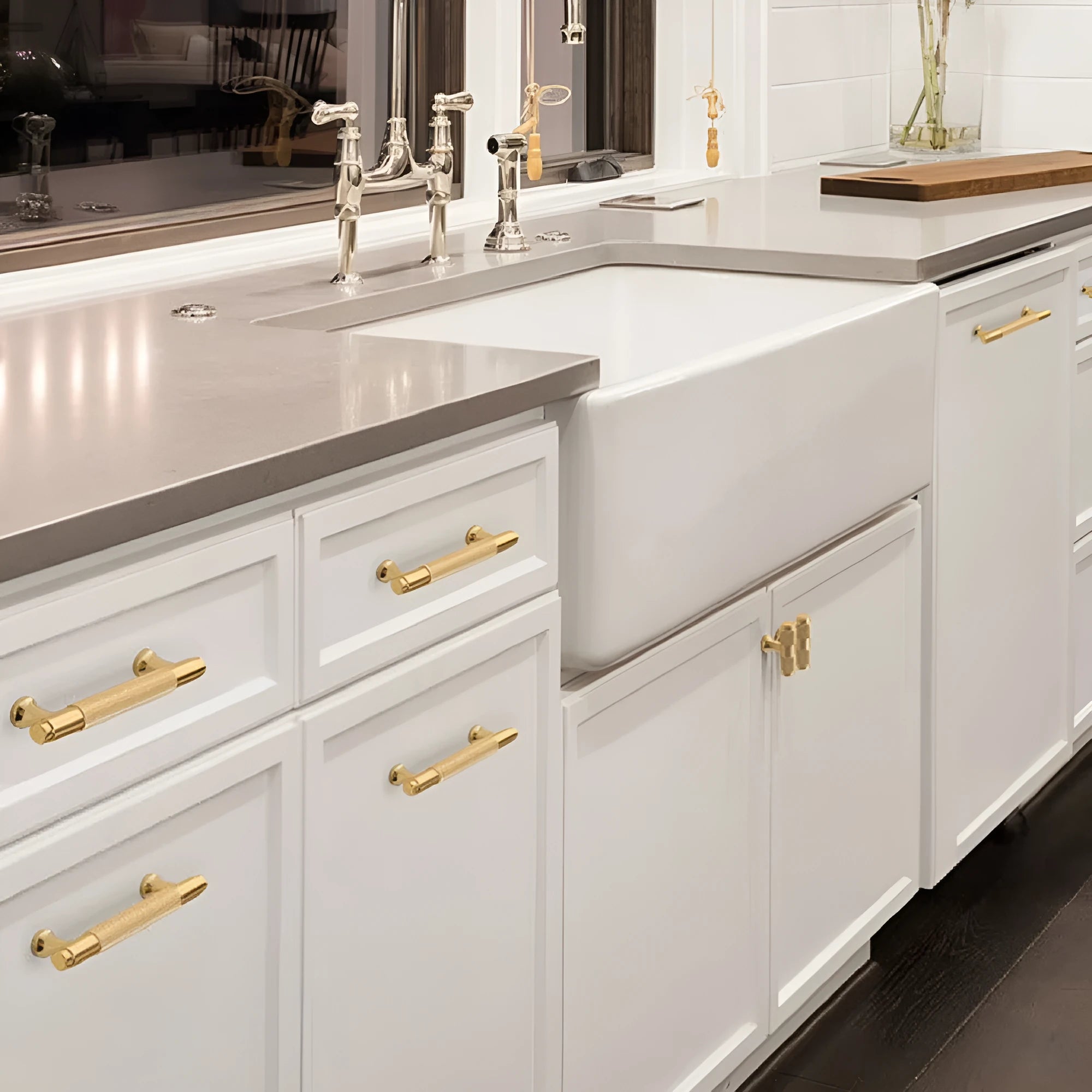 Brushed brass aluminium furniture handle with European light luxury style for wardrobe and drawer cabinets