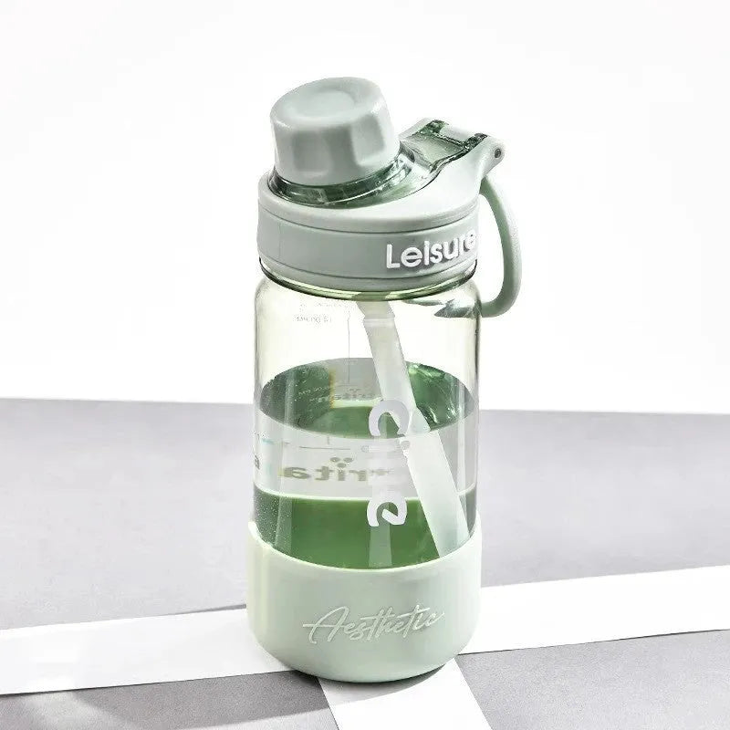 Plastic straw heat-resistant portable cup in grey, green or pink with direct-drink design