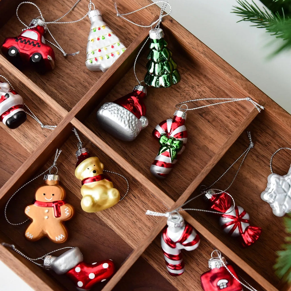 Glass snowman hanging ornament for Christmas tree with national style and modern simple design