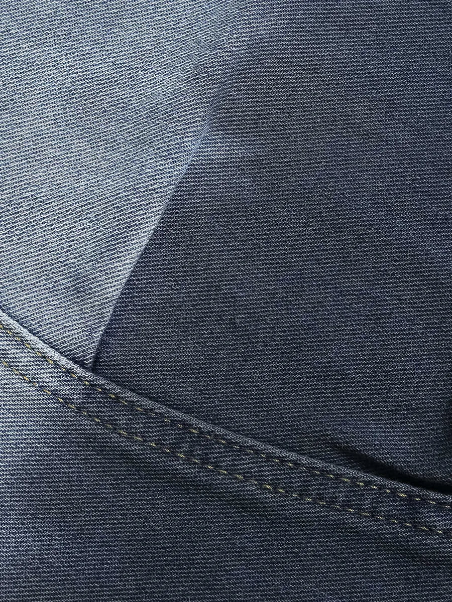 Tie-dye gradient worn looking washed-out cropped jeans in blue with mid waist loose fit