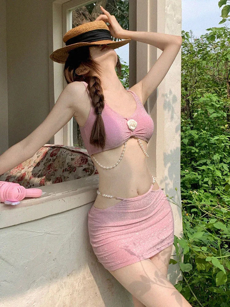 Black or pink three-piece polyester bikini swimsuit with backless design for swimming and hot springs