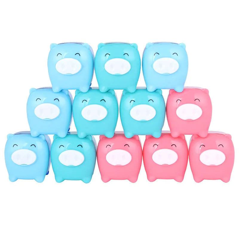 Deli 0557 manual pencil sharpener plastic animal-shaped mixed colour 48x38.2x41mm