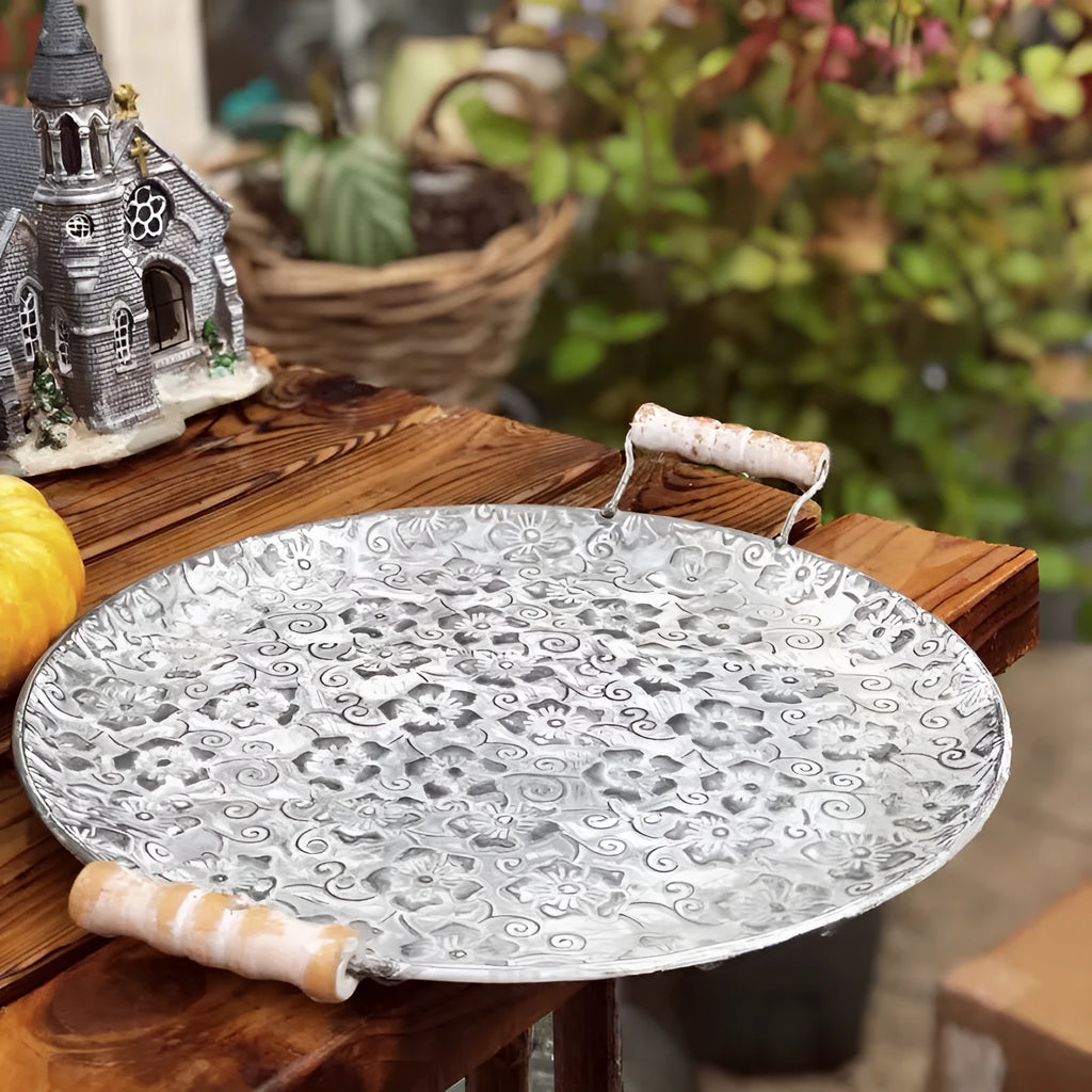 Round wrought iron belt storage tray in two sizes: large 34cm and small 28cm diameter.