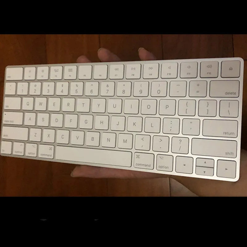 White Apple G6 Bluetooth wireless keyboard with ultra-thin metal housing