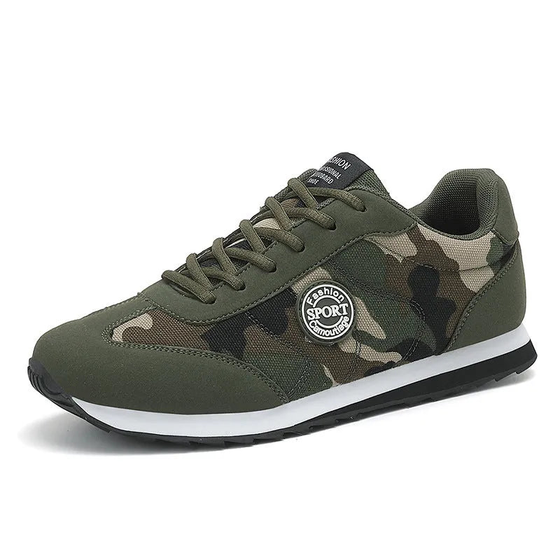 Camouflage pattern suede sports running shoes with low-top design and mesh lining