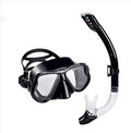 Close-up of diving goggles with PC frame, anti-fog glass lens, and a silicone mouthpiece, shown in multiple colours.