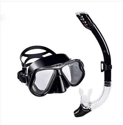Close-up of diving goggles with PC frame, anti-fog glass lens, and a silicone mouthpiece, shown in multiple colours.