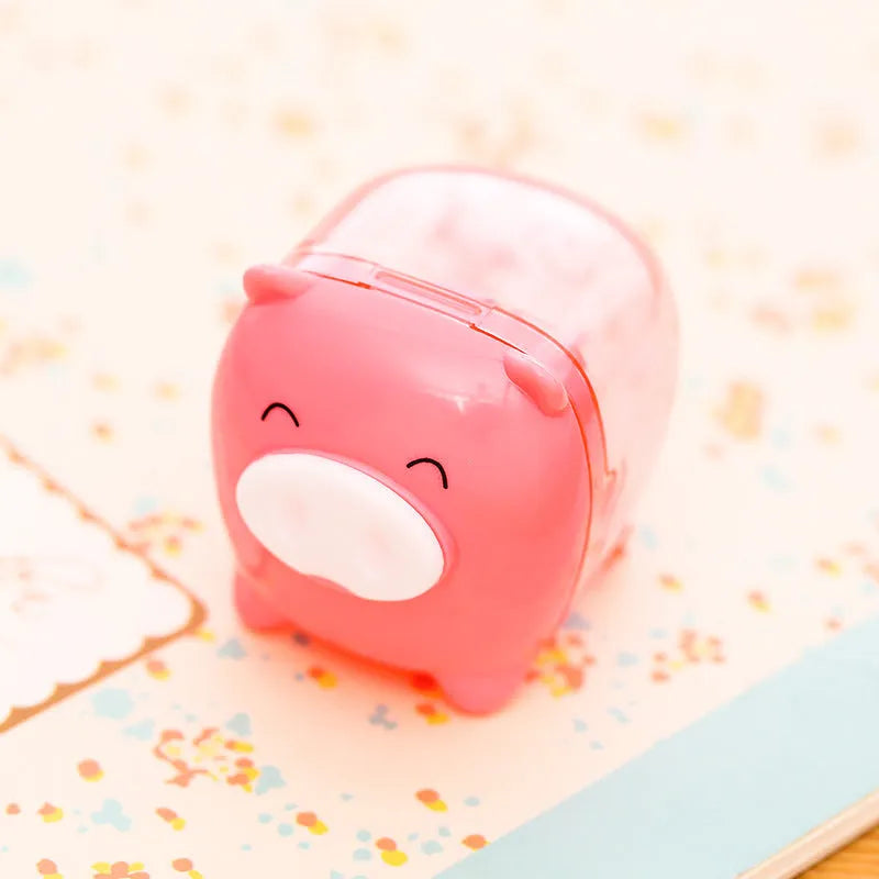 Deli 0557 manual pencil sharpener plastic animal-shaped mixed colour 48x38.2x41mm