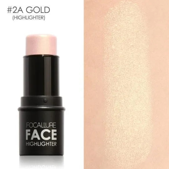 Face contour highlighter compact with four colour pans labelled A, B, C, D.