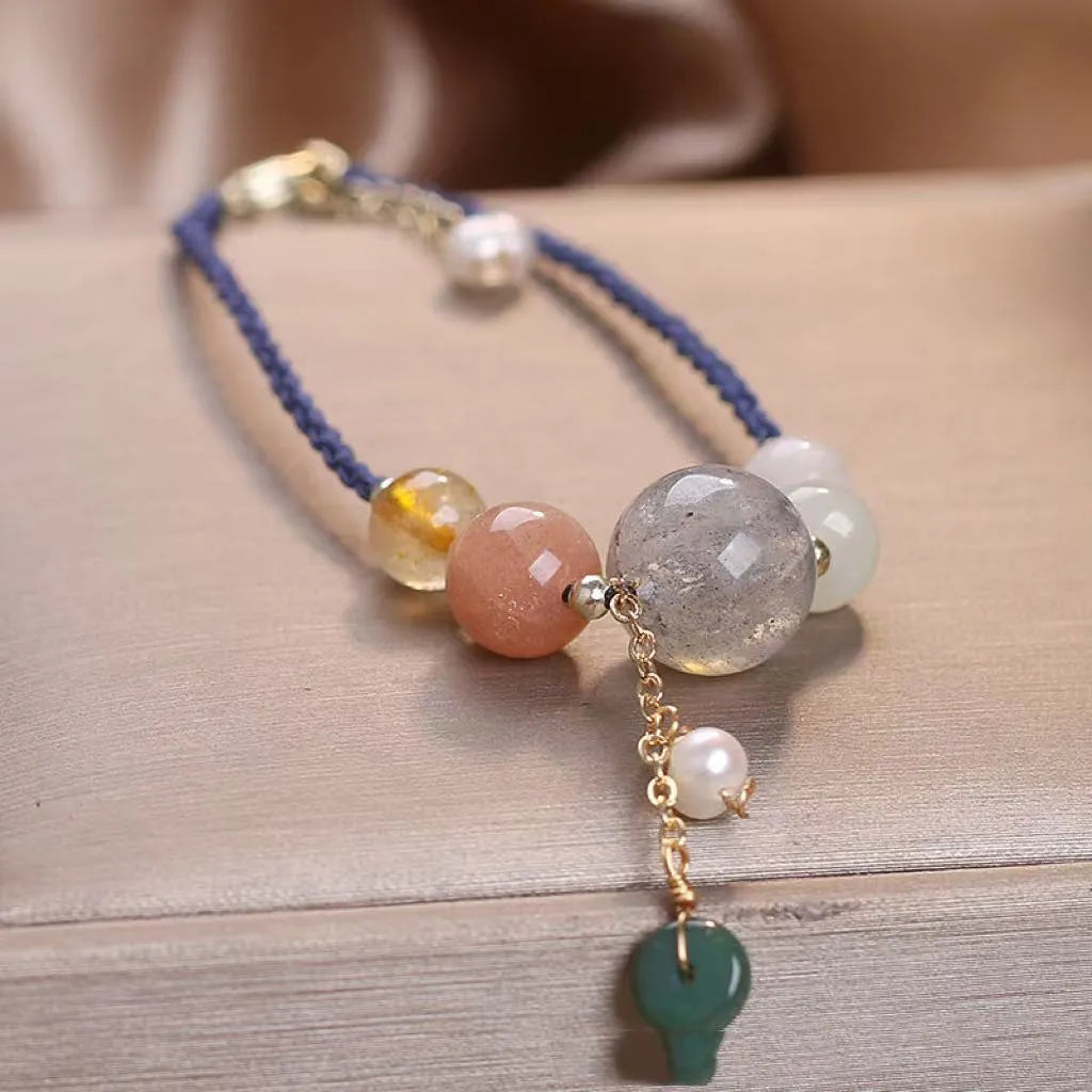 Hand-woven peace buckle bracelet for women with crystal and sequins, available in red, green and blue colours