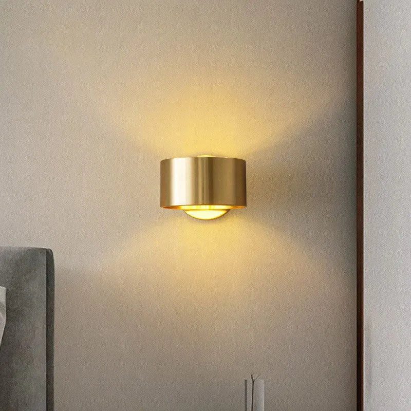 Modern simple copper wall lamp in black or gold finish with 220V UK voltage