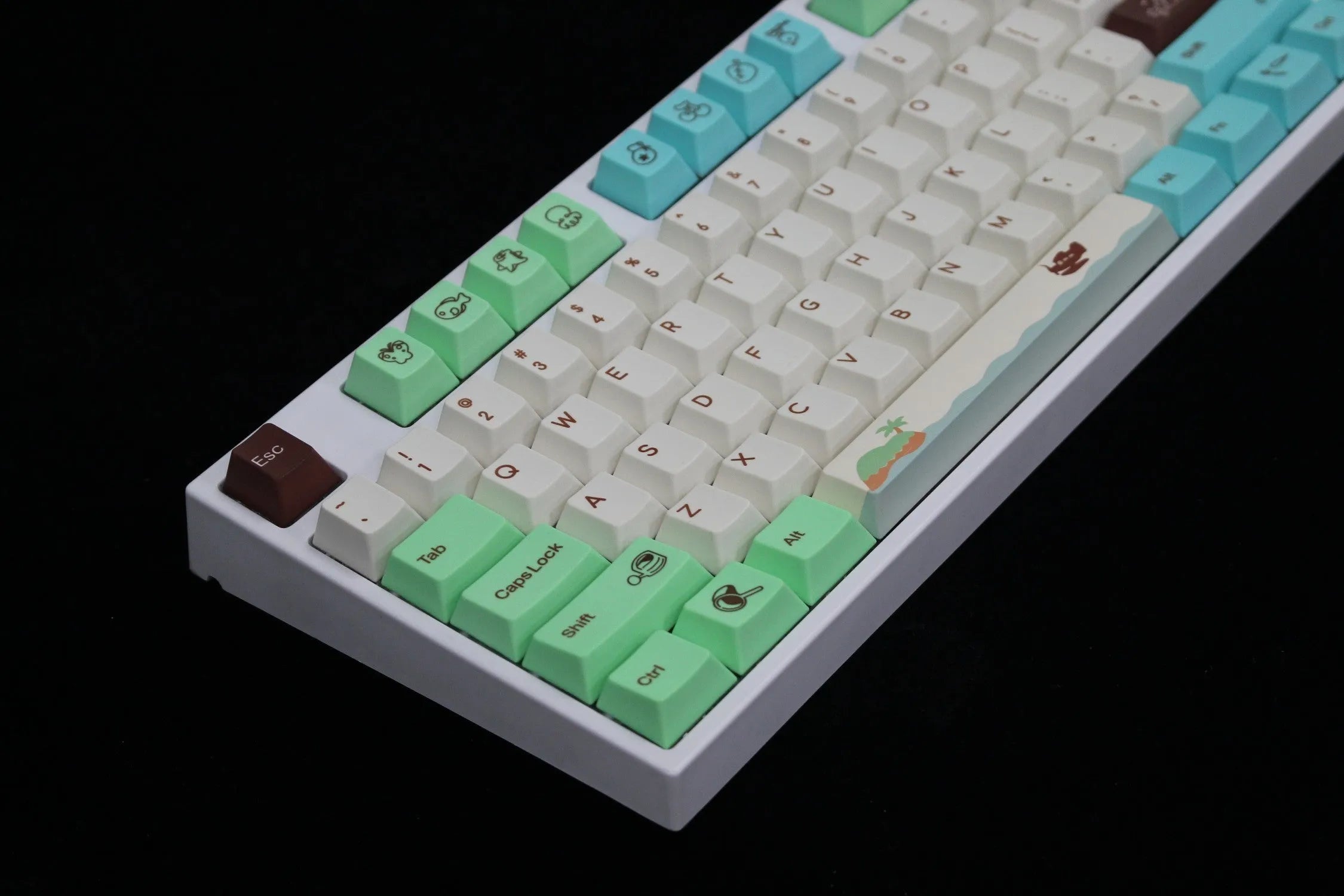 Animal Crossing themed keycap set in standard configuration colour, made from PBT with thermal sublimation print in OEM profile height