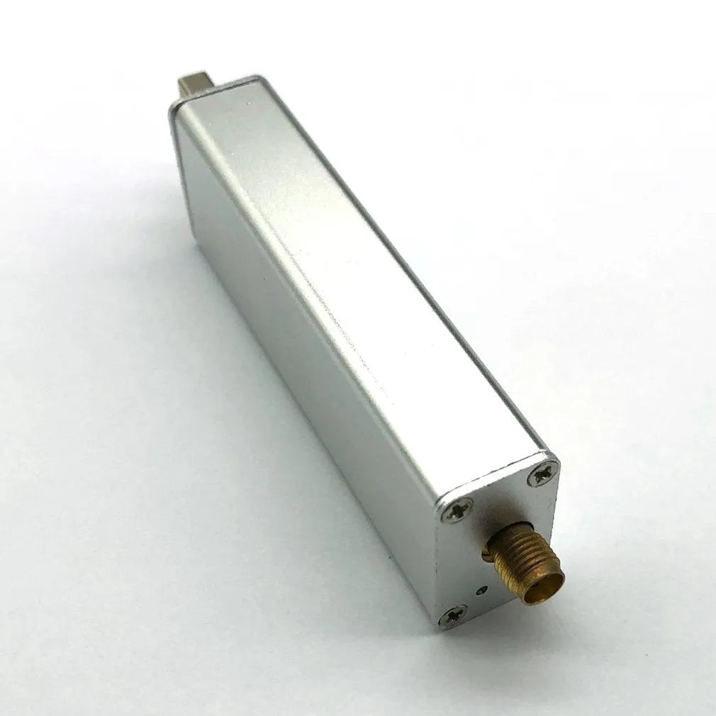 Black metal all-band software-defined radio receiver with SMA connector for 25-1700MHz frequency coverage