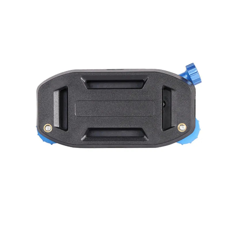Plastic quick-hanging backpack clip for sports cameras in blue and red colour options