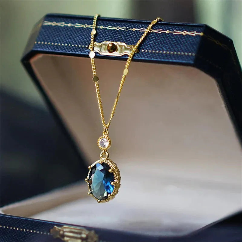 Gold geometric French retro necklace on copper base for unisex wear.