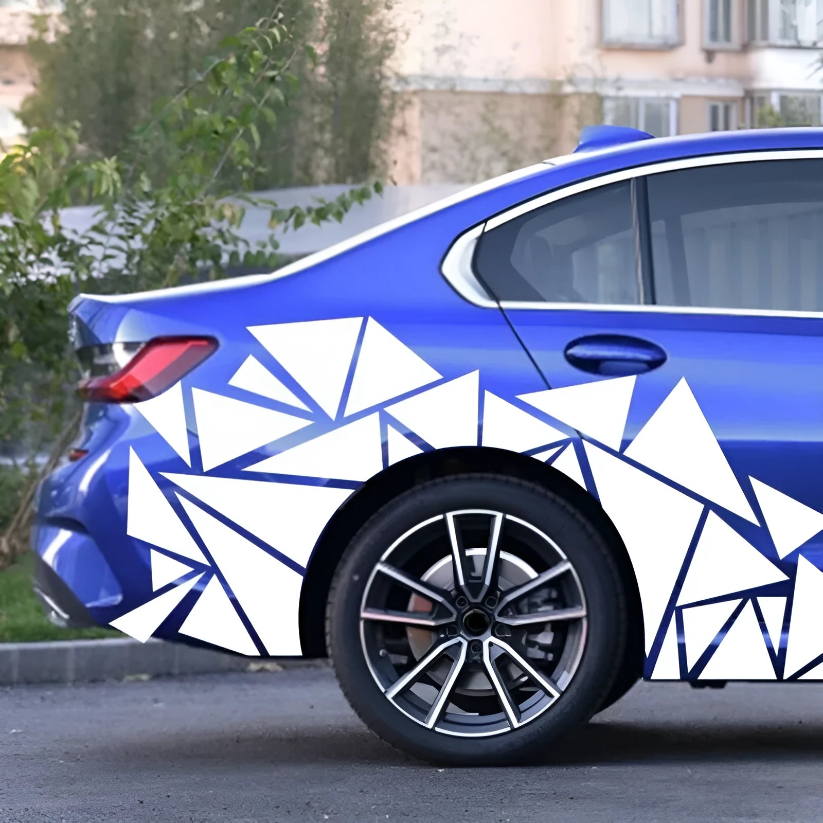 Geometry series car waistline rear wheel modification sticker in black, 200cm x 60cm PET material