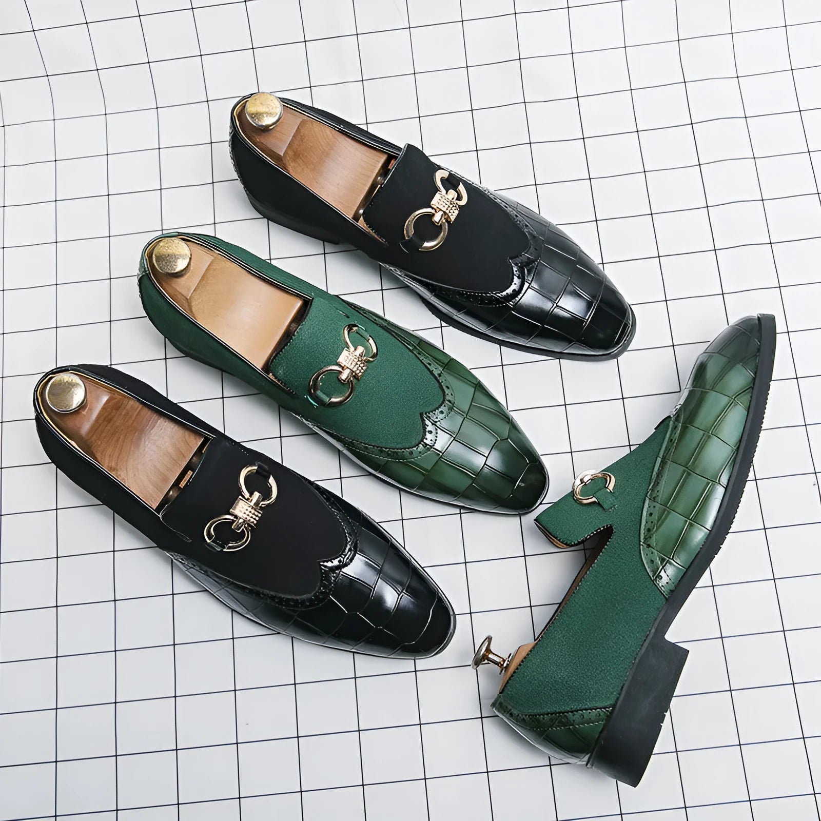 Men's black and green Korean style casual shoes with pointed toe and low-top height on a rubber sole.