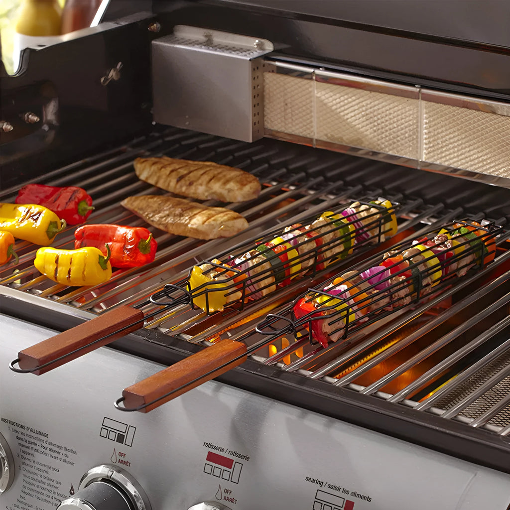 45cm burlywood barbecue basket with wood handle and rotary lid on grill