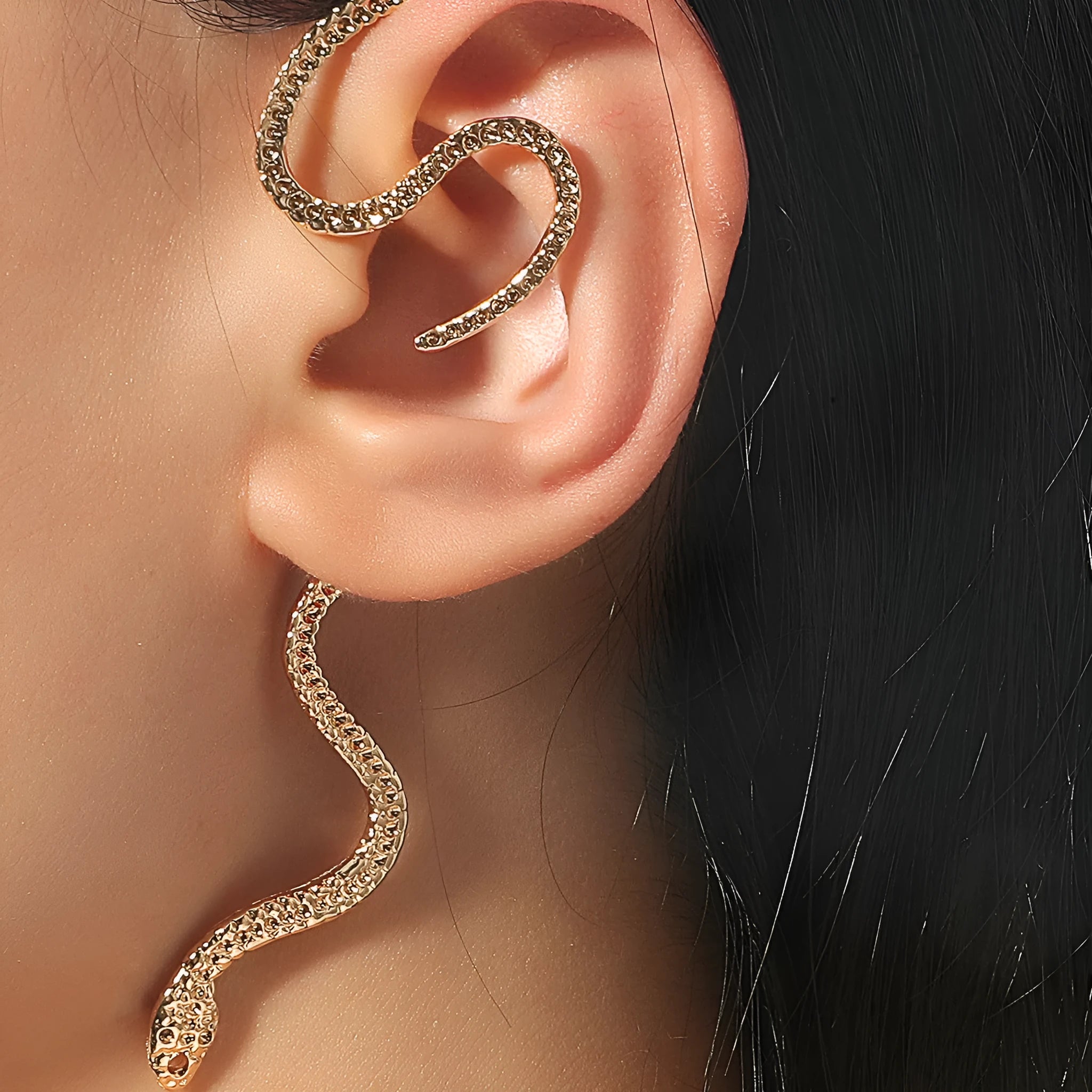 Non-hole ear clip vintage snake-shaped ear cuff with cubic zirconia for women left ear only