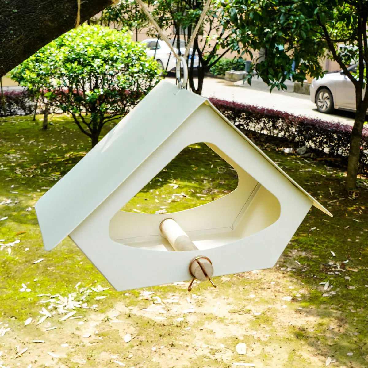European-style simple iron bird nest for outdoor courtyard decoration with anti-rain finish