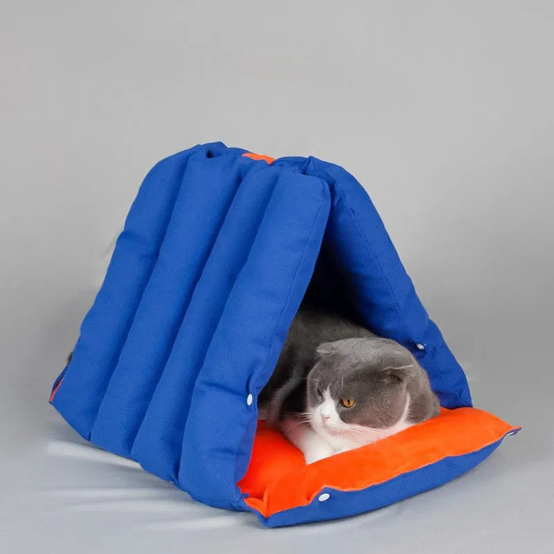 Triangular sofa cat nest in blue, 100% cotton, 45x38x38 cm, with drilled holes