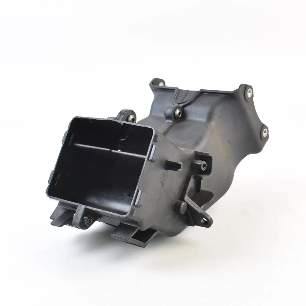 Black motorcycle ventilation intake pipe for Yamaha models, dimensions 280mm by 170mm by 160mm.