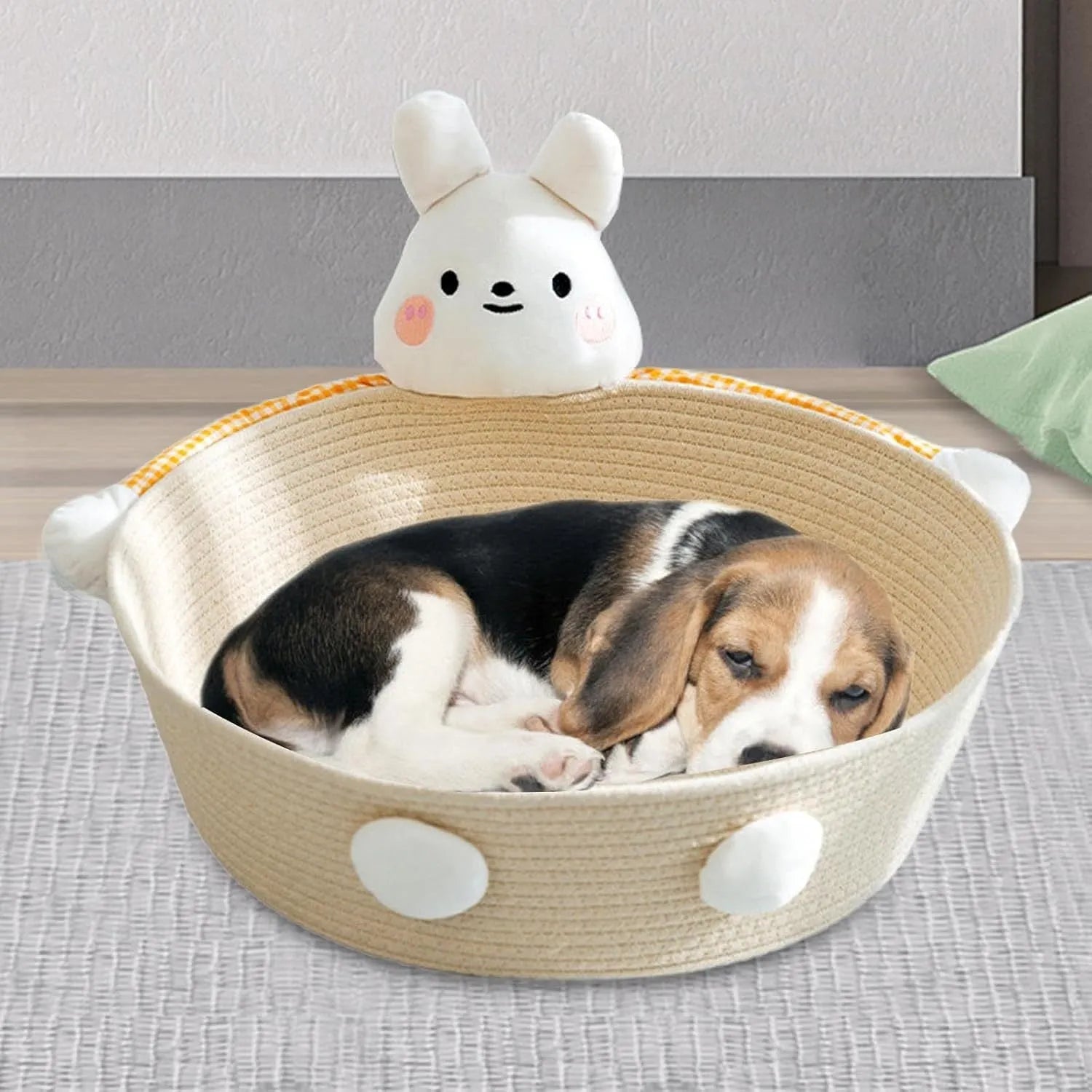 Woven cotton rope cat bed basket with integrated scratching surface in rabbit design
