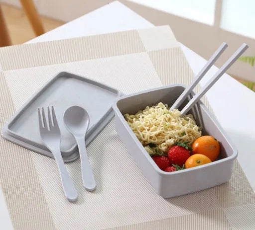 Bamboo fibre lunch box 600ml in beige with lid, compact size for microwave reheating