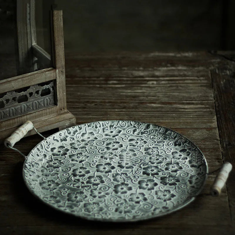 Round wrought iron belt storage tray in two sizes: large 34cm and small 28cm diameter.