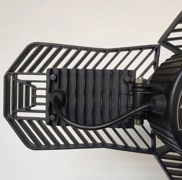 Waterproof foldable industrial garage lamp with aluminium housing and LED illumination for workshops