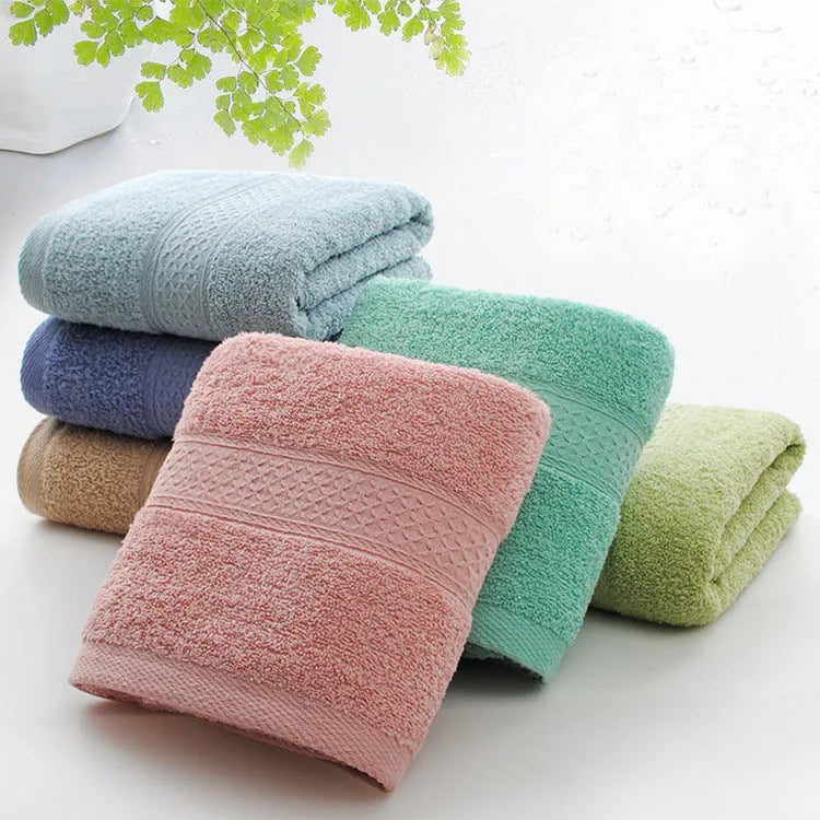 Thickened cotton blend bath towel and beach towel in apple green with weak twist finish