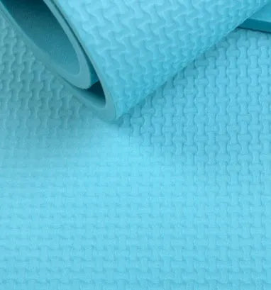 Red and blue EVA fitness yoga mats showing 4mm and 6mm thickness options for anti-slip exercise.