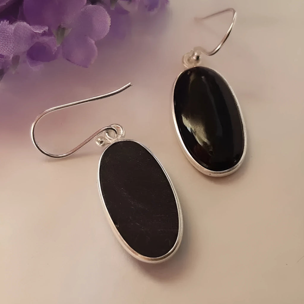 Black women's earrings with oval agate pendant on 925 silver geometric setting