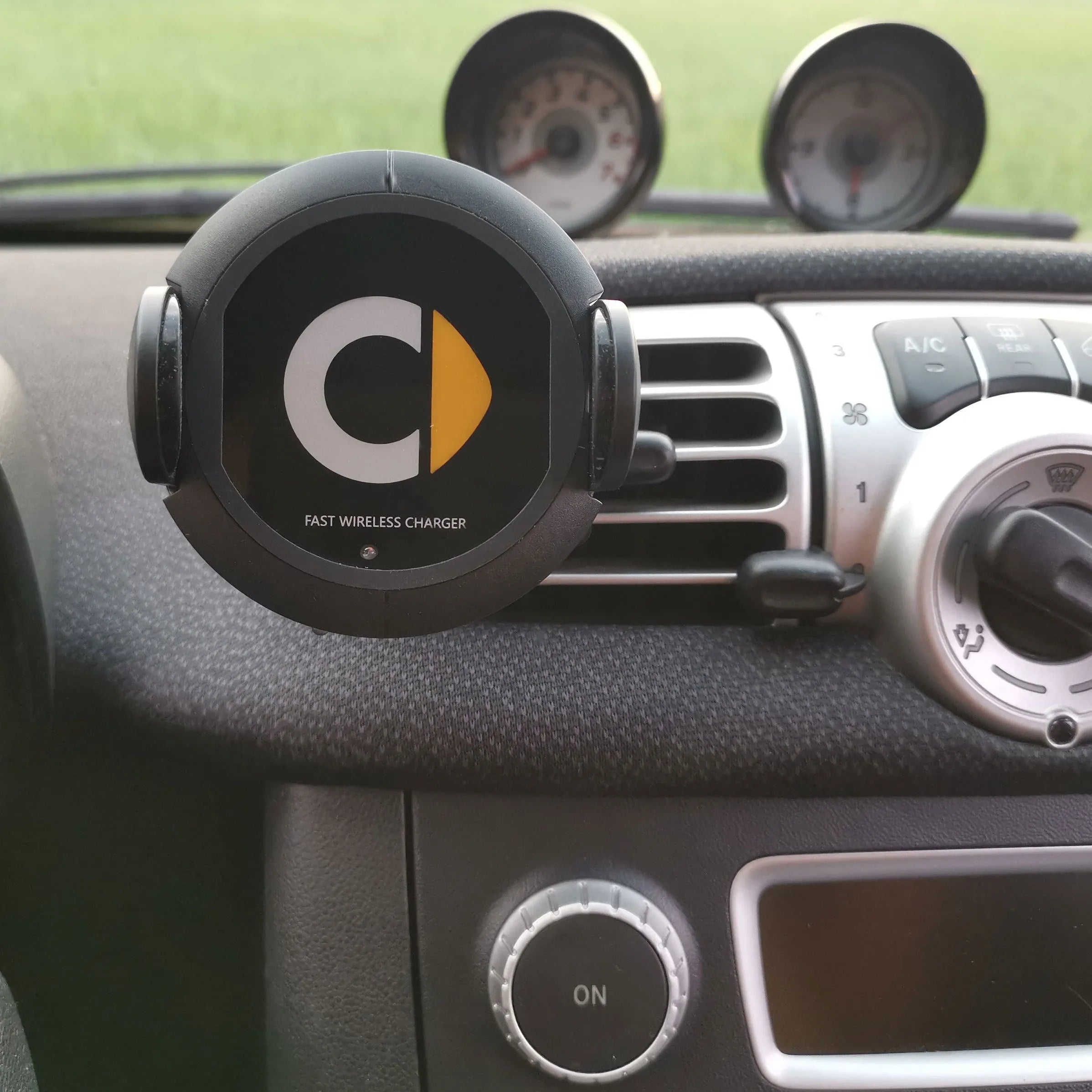 Car wireless charger bracket with multiple style options for wireless charging