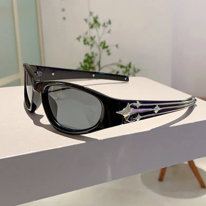 Outdoor sports sunglasses with a PC frame and category 3 grey lens in a special-shaped design.