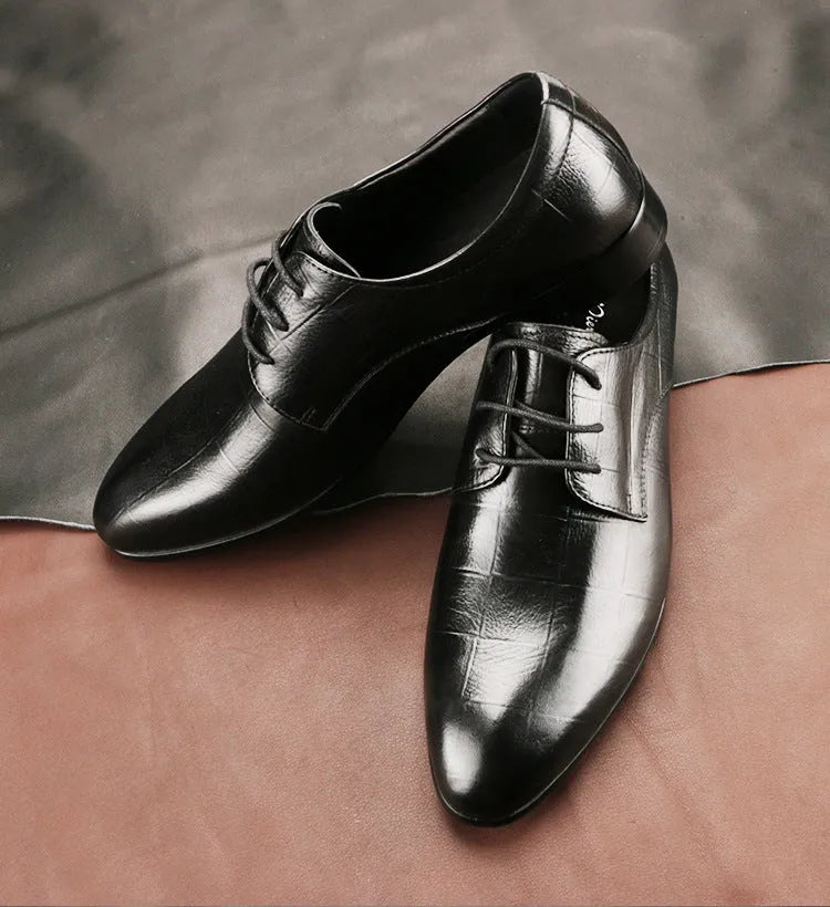 Men's black handmade derby leather shoes with pointed toe and rubber sole