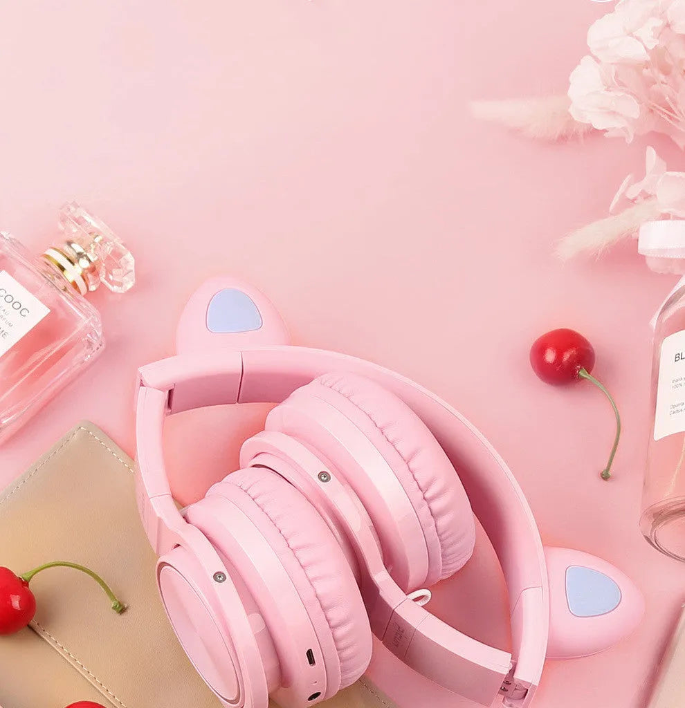 Pink white Luminous Bluetooth wireless gaming headset with microphone and 40mm speakers