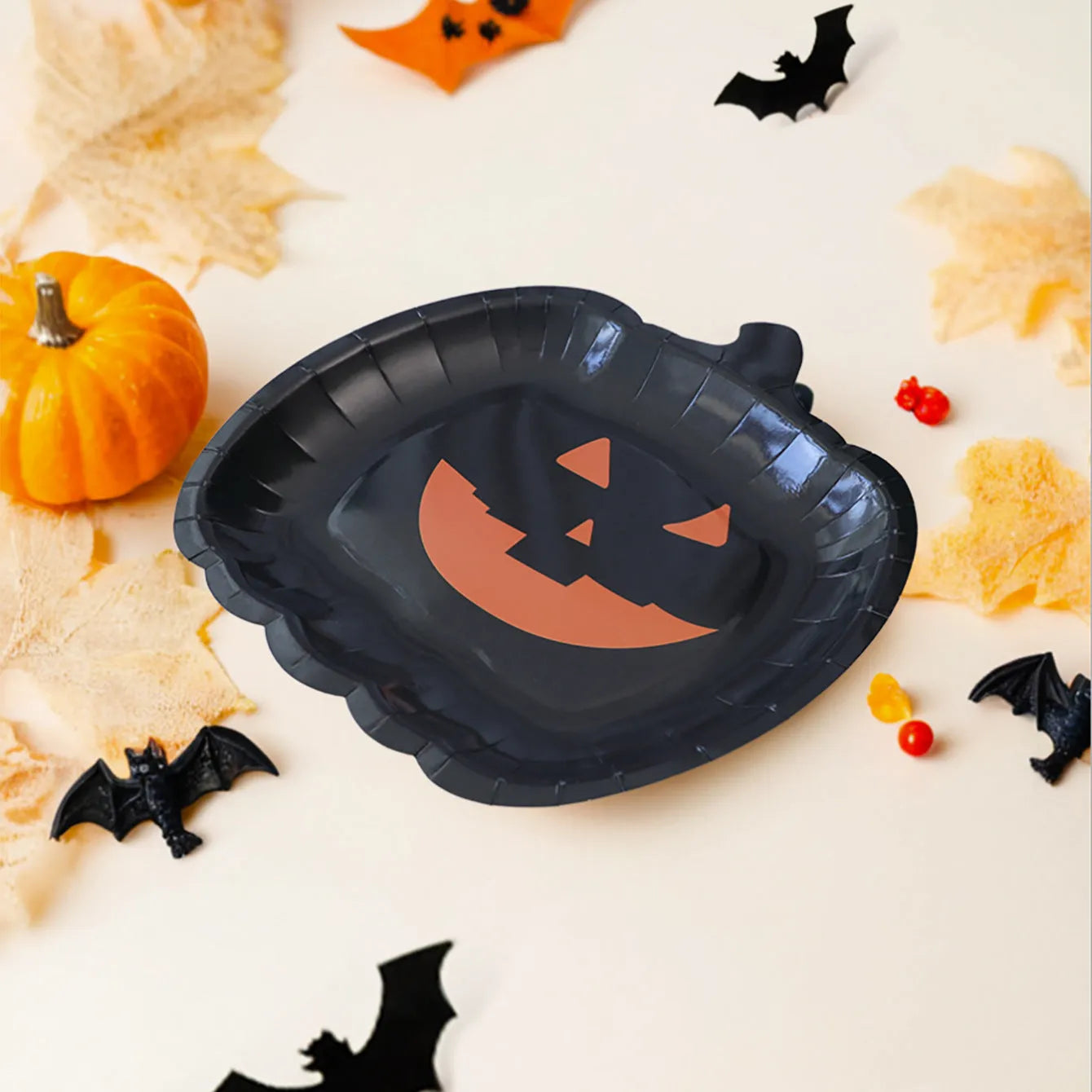 Thickened 9-inch black disposable paper plate with orange pumpkin Halloween design
