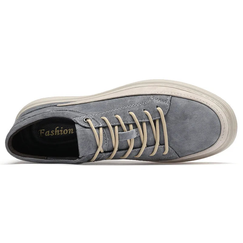 Men's casual skate shoes in pigskin leather with rubber soles and lace-up closure