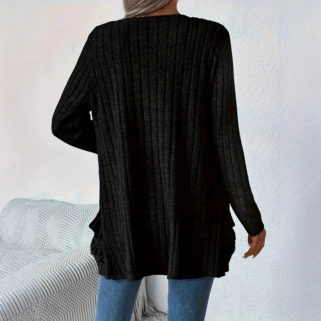 Men's solid colour long sleeve cardigan with front pockets in loose fit polyester knitwear