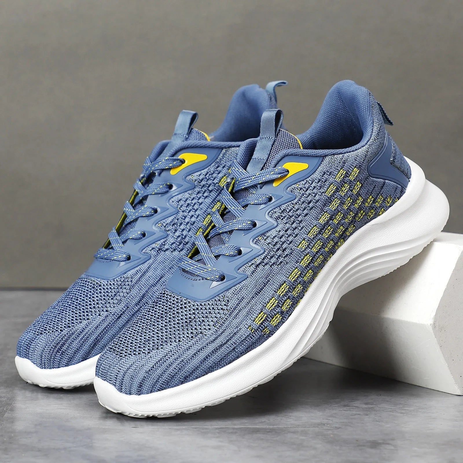 Women's Flyknit running shoes in lavender purple with EVA sole and mesh upper