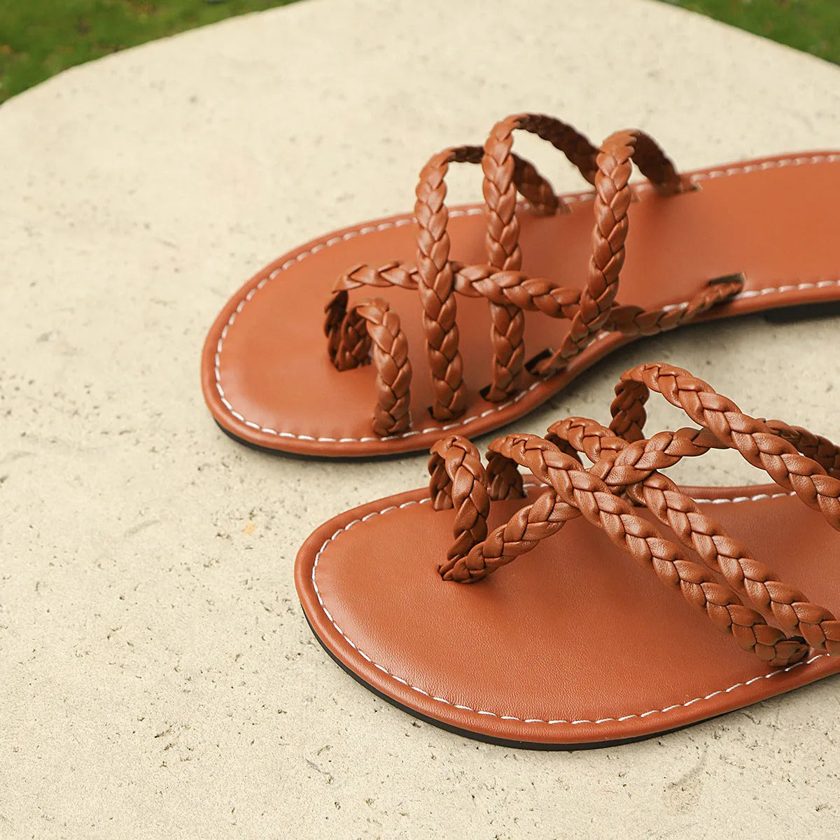 Women's woven clip-toe Roman sandals in artificial PU with rubber sole
