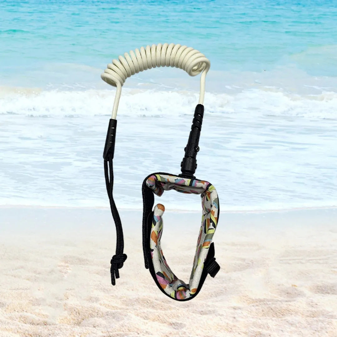 Surfboard hand holding rope showing pulp rope construction with elastic properties for 50kg tension capacity
