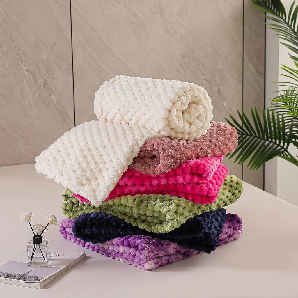 Children's soft polyester plaid blanket in solid colour, European and American style, 50x70 inch size