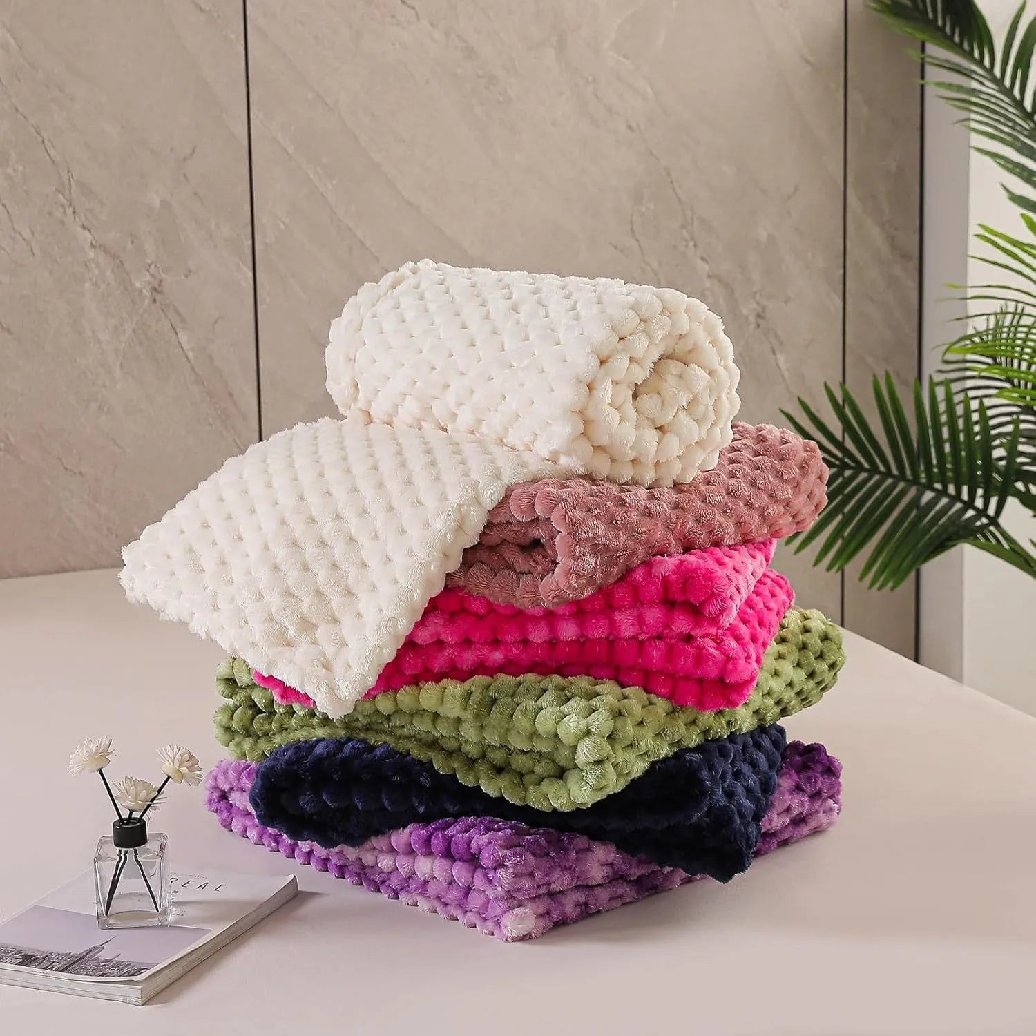 Children's soft polyester plaid blanket in solid colour, European and American style, 50x70 inch size