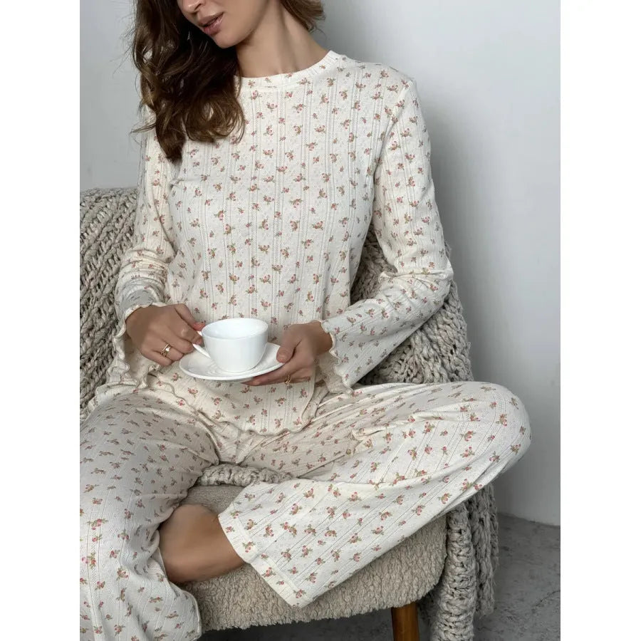 Women's white floral print bell sleeve top and wide leg trousers polyester suit set