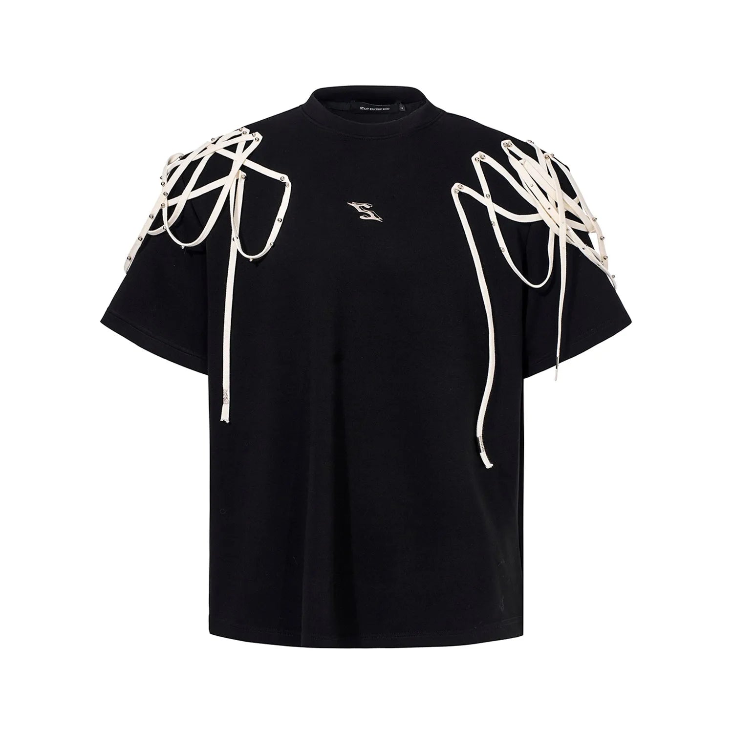 Black short-sleeved T-shirt with rivet ribbon padded shoulders and loose fit